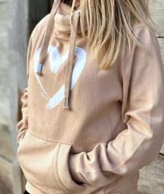 Why Thick and Oversized Womens Hoodies are a Hit for All Occasions